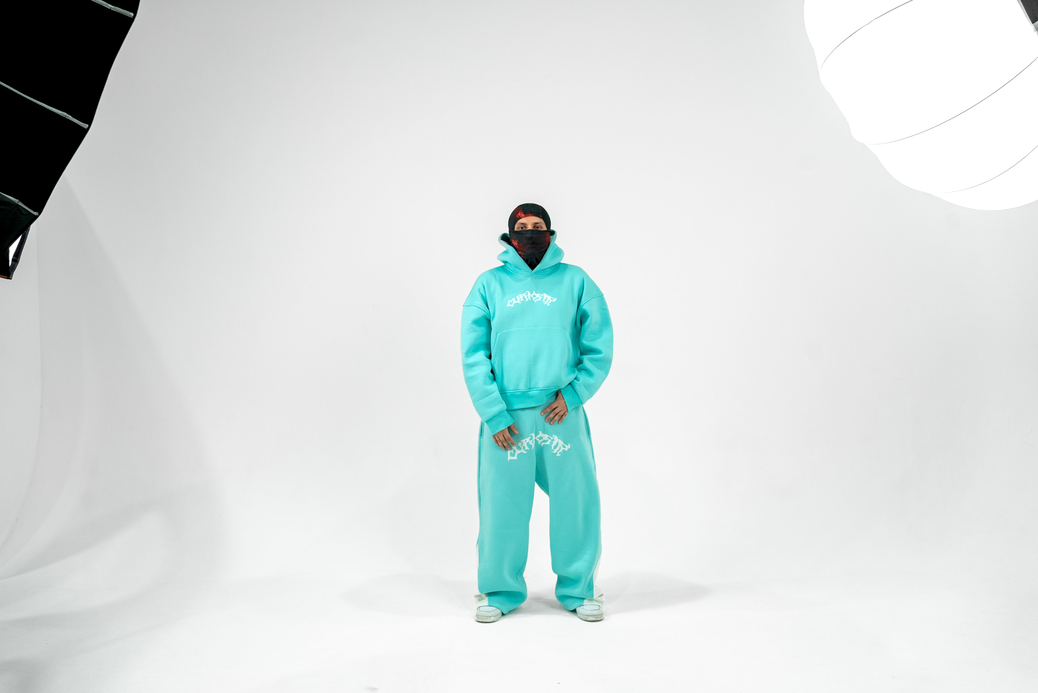 Curiosity lookbook frame 07